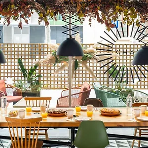 ** Szálloda Ibis Plaza Glories 22@ Spanyolország